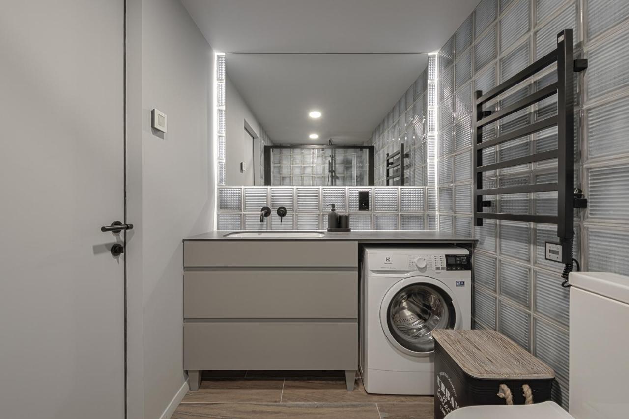 Ivis House Modern Apartment In Vilnius Old Town With Balcony Βίλνιους Εξωτερικό φωτογραφία