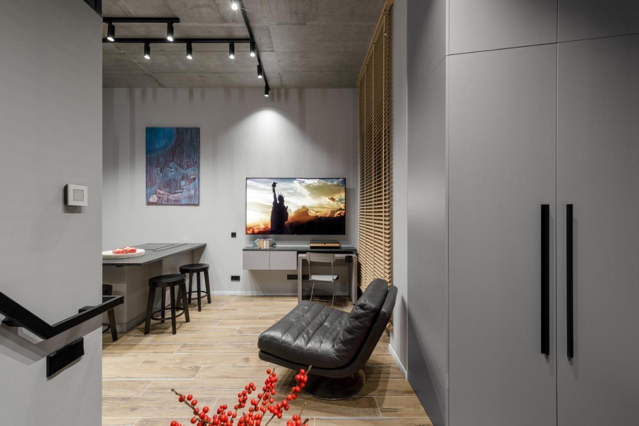 Ivis House Modern Apartment In Vilnius Old Town With Balcony Βίλνιους Εξωτερικό φωτογραφία