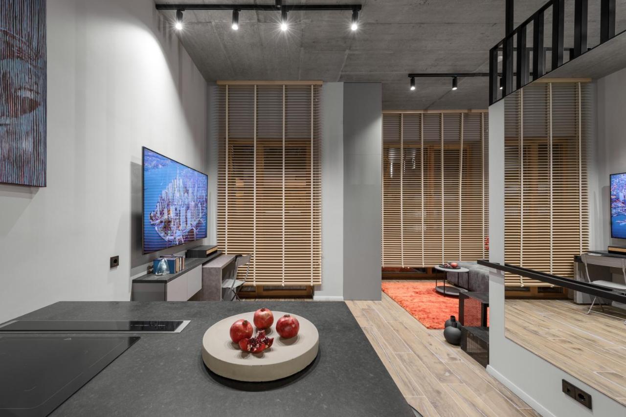 Ivis House Modern Apartment In Vilnius Old Town With Balcony Βίλνιους Εξωτερικό φωτογραφία
